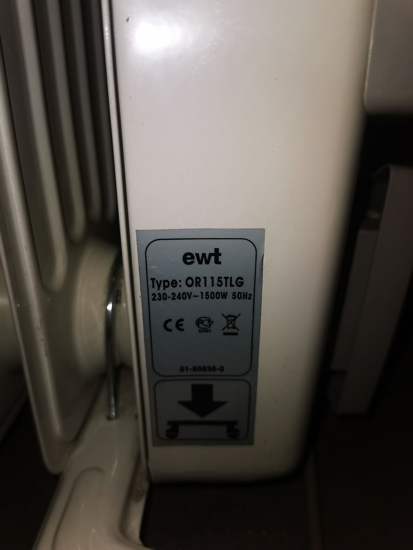 Grzejnik olejowy elektryczny na kółkach EWT OR11TWG