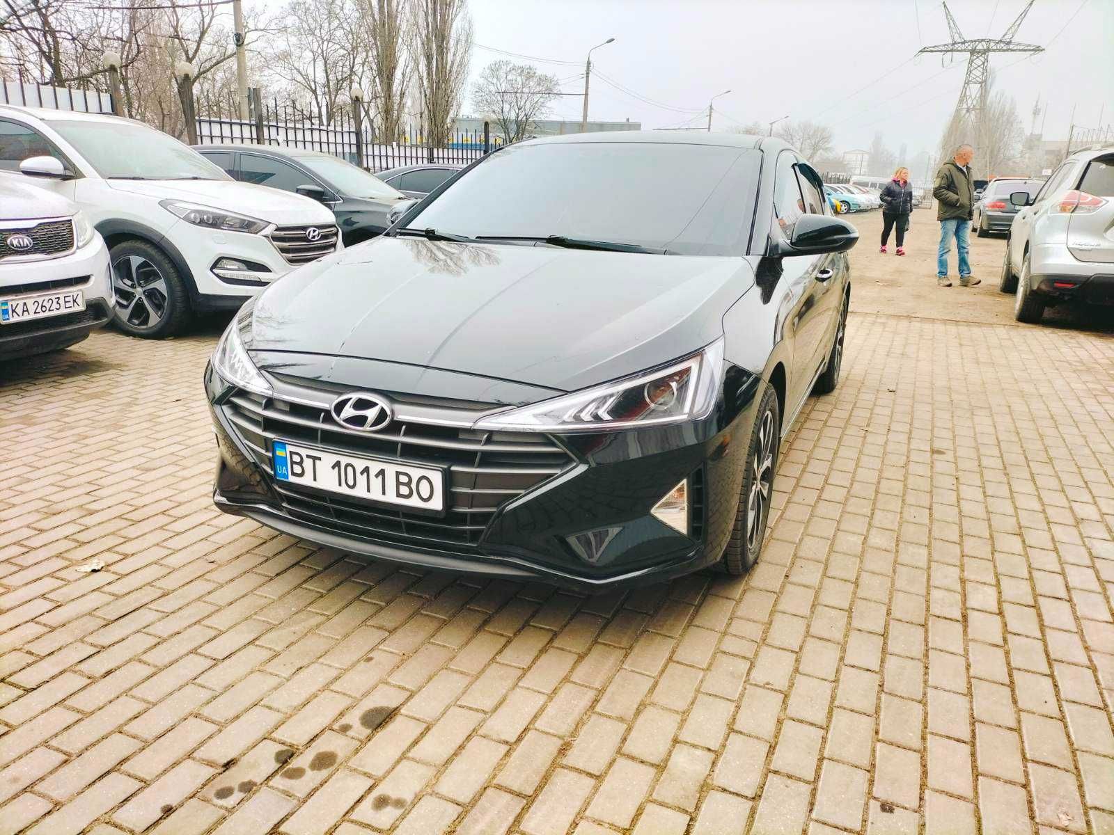 Hyundai Elantra 2019 року 1,6 л. газ/бензин