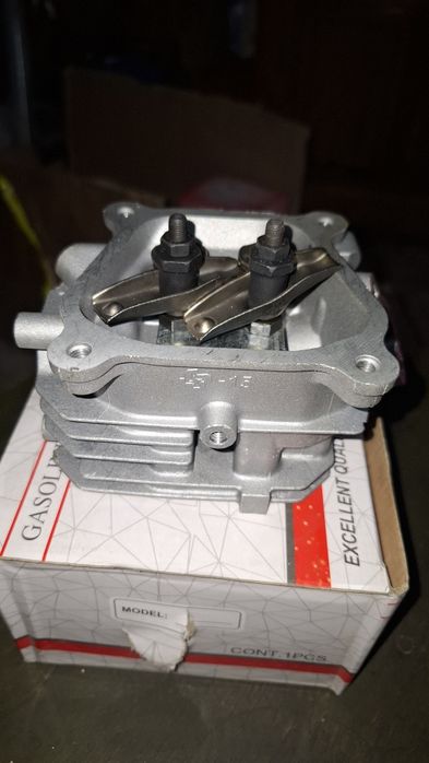 Головка блоку циліндрів генератора 168F у зборі (6,5 Hp).

Комплектуєт