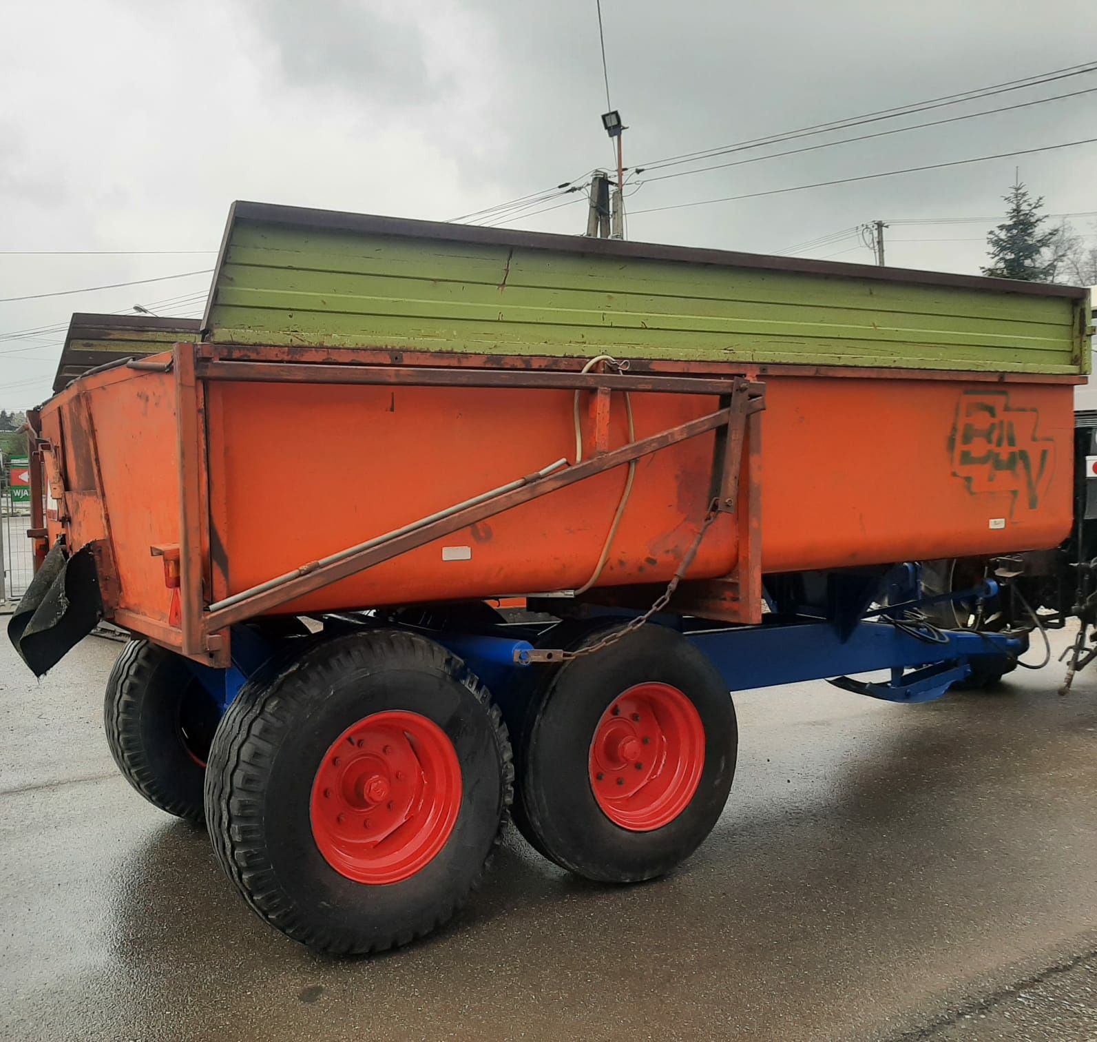 Przyczepa tandem z kiprem 8 ton