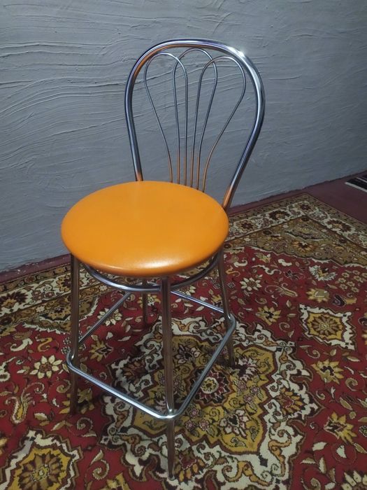 Барні Стільці 2 шт,   в наявності  2 шт  колерів.