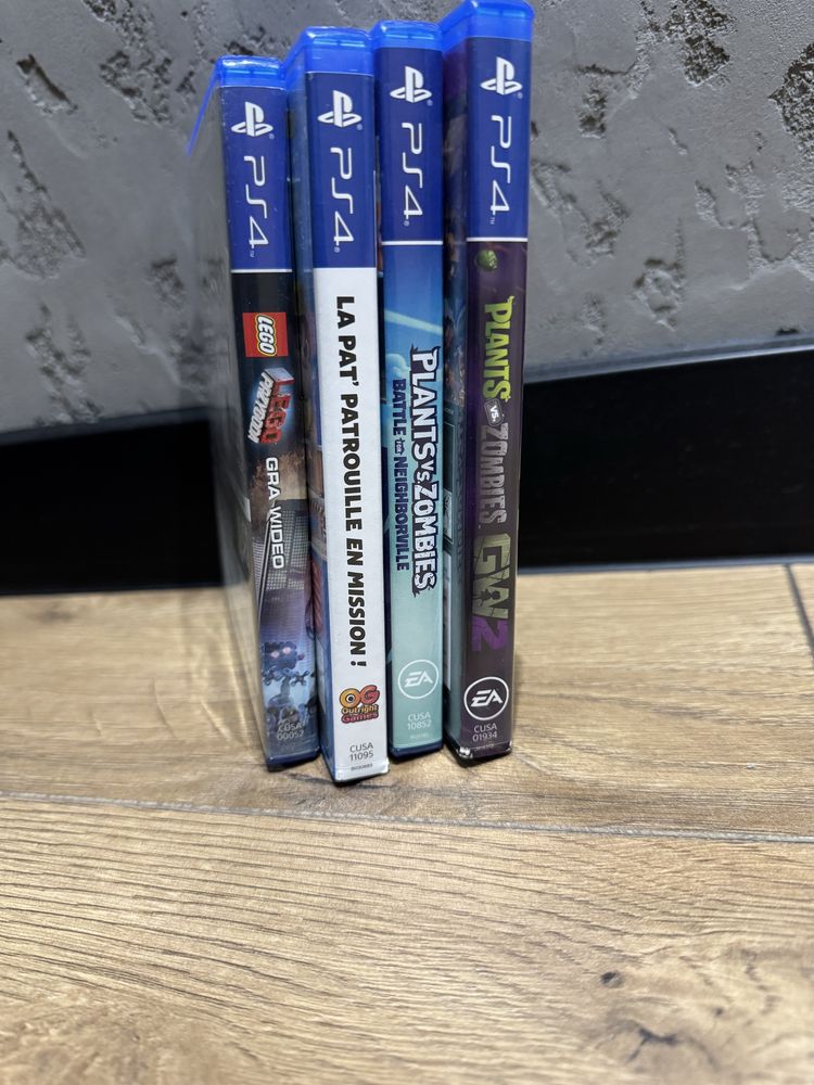 Sprzedam PlayStation 4 – bardzo dobry stan!