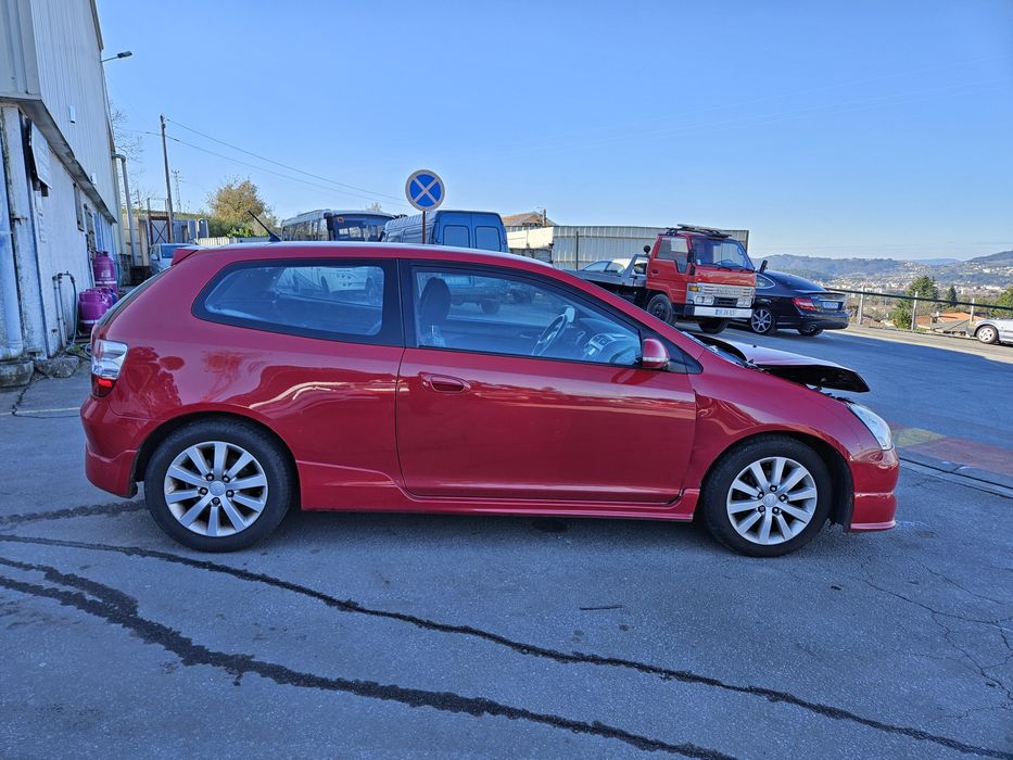 Honda Civic VII 1.6i de 2006 para peças 
Não vendo comp