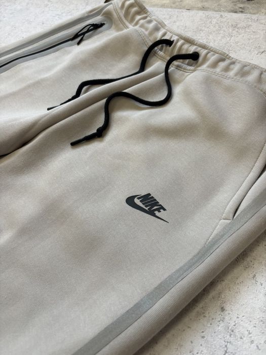 ОРИГІНАЛ! Штани Nike tech fleece reflective світлі | L