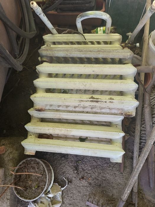 Продам чугунні батареї