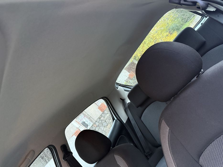 Пежо 206+ 2009 рік