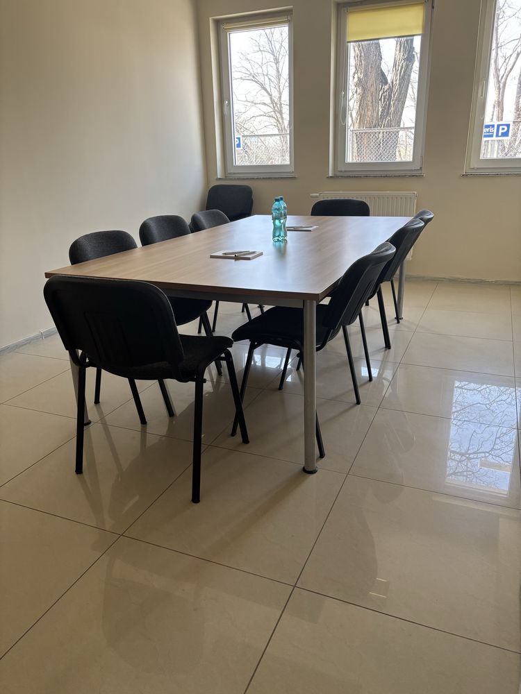 Stół konferencyjny 210x115 cm + 10 krzeseł grafitowych – solidny