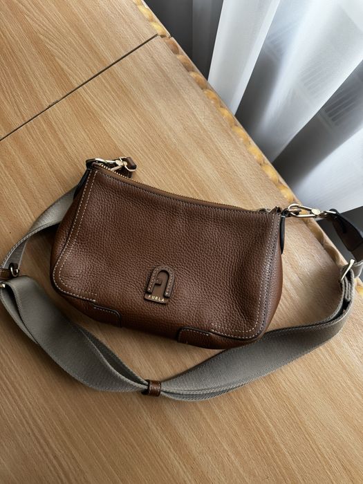 Шкіра сумка кросбоді від Furla