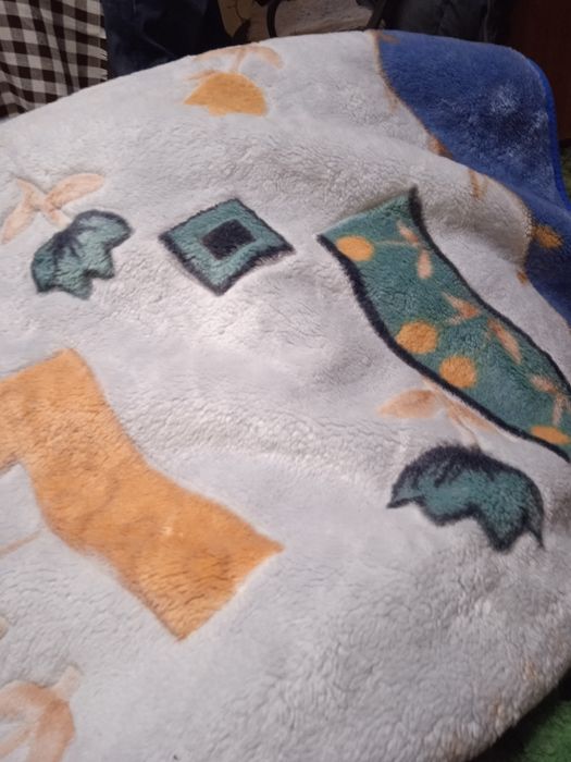 Теплое Итальянское одеяло размер 150/200 в очень приличном состоянии