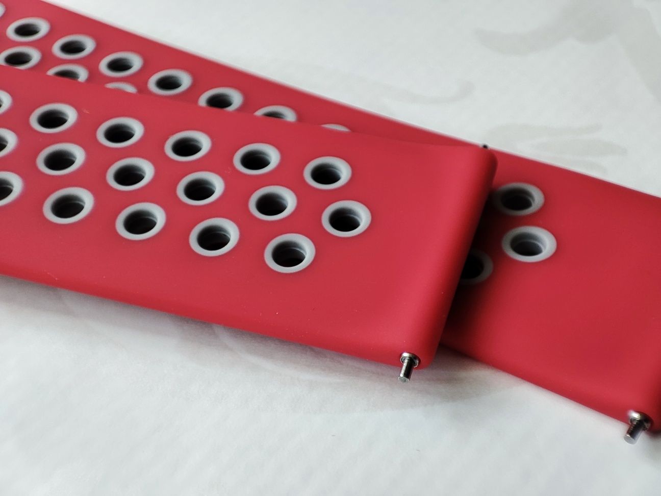 Piękny silikonowy pasek do zegarka szerokość 22mm - czerwony