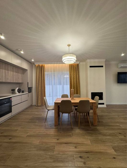 Продаж дуплексу в кращій локації