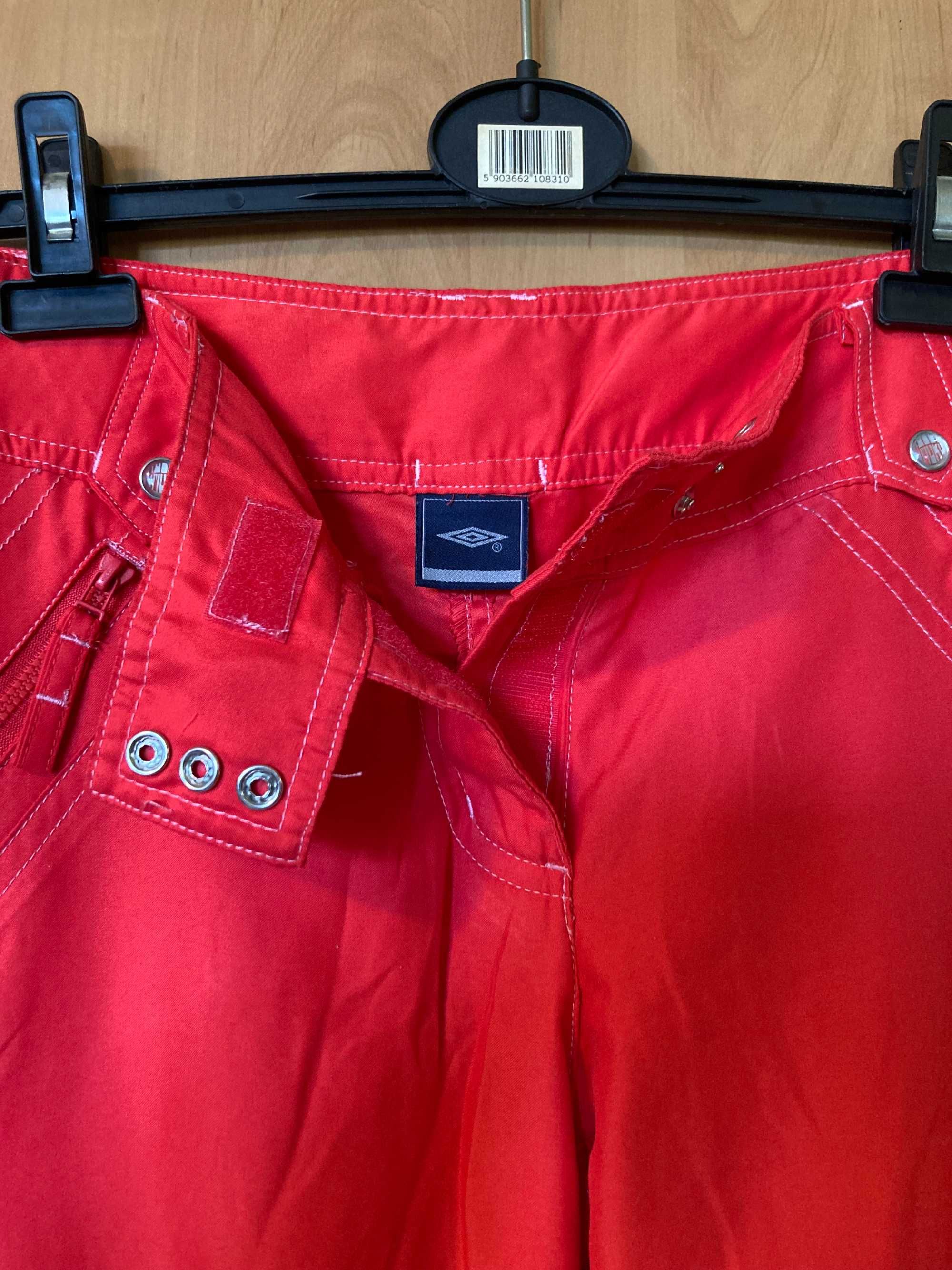 Damskie krótkie spodenki rybaczki czerwone Umbro