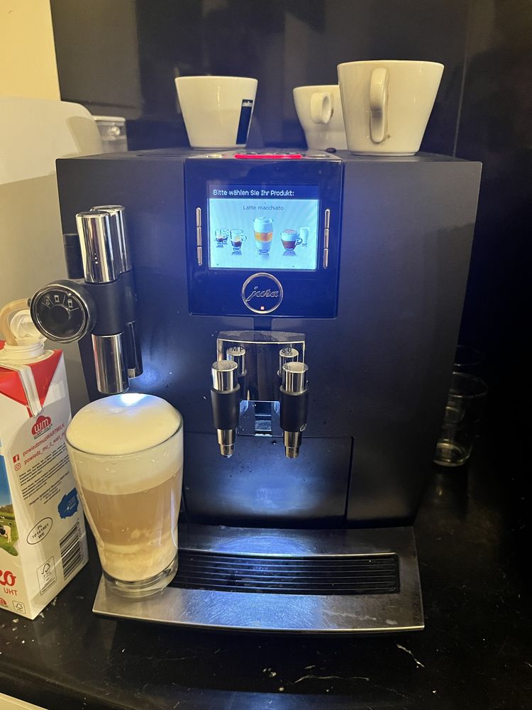 Ekspres Jura Impressa J80 Czarny Mat ,One touch ,TFT