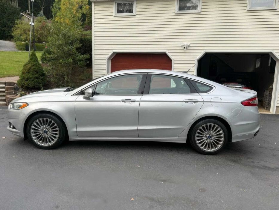 Ford Fusion Titanium      2015