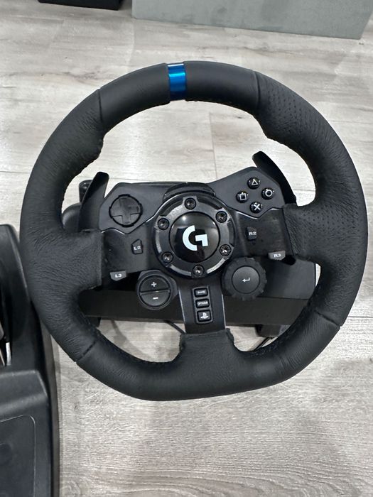 Ігровий руль Logitech