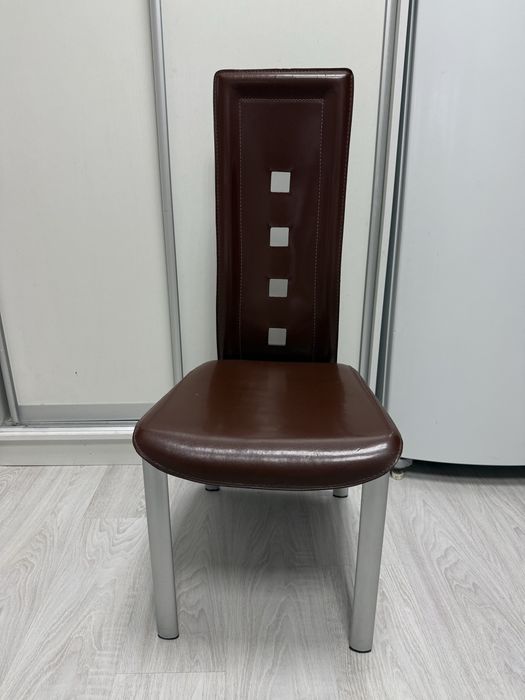 Стільці обідні 4шт