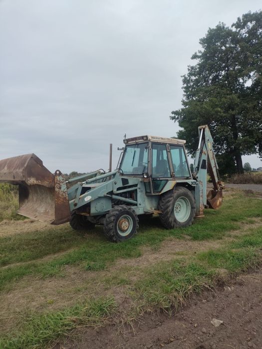 Koparko ładowarka JCB 3cx podobne do new Holland, case, Ostrówek