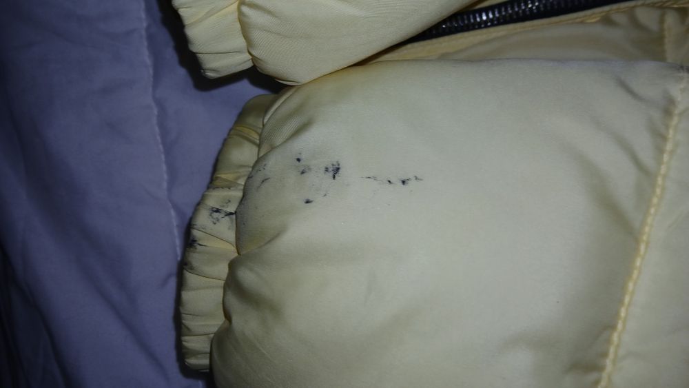 Blusão penas amarelo tamanho