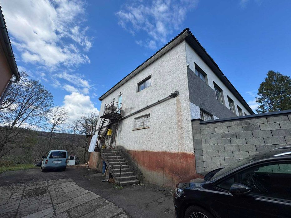 Громадська будівля (гуртожиток) 432 м2, Загаття, вул. А. Ерделі 3-В