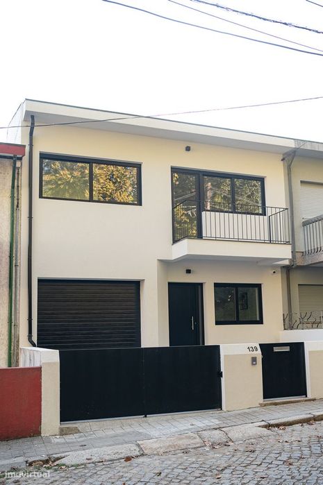 Moradia T3 +1 Renovada no Coração da Maia