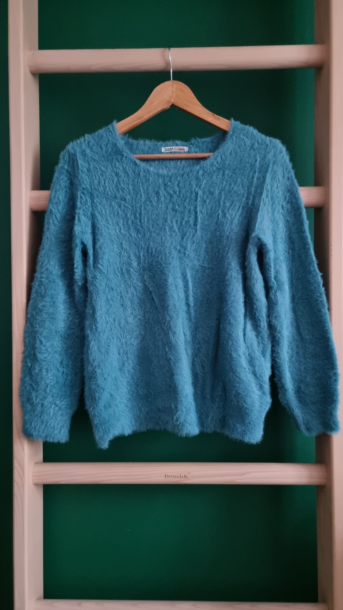Włochaty sweter morski