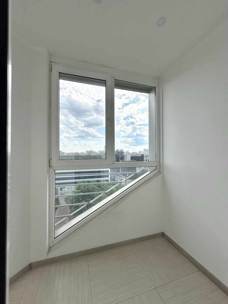 Продаж 2к квартири. 75.4м2. Роздільна. Вадима Гетьмана 1В. Шулявська