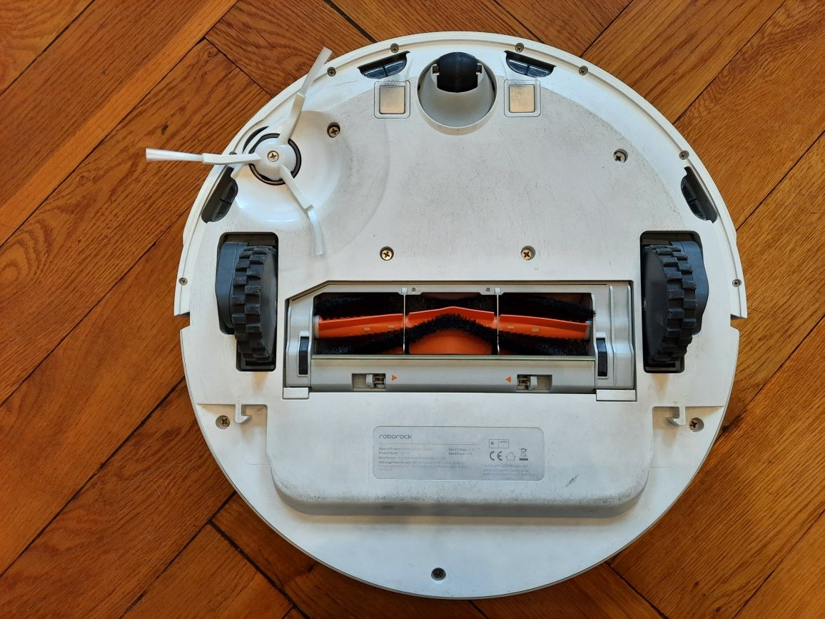 Robot sprzątający odkurzacz