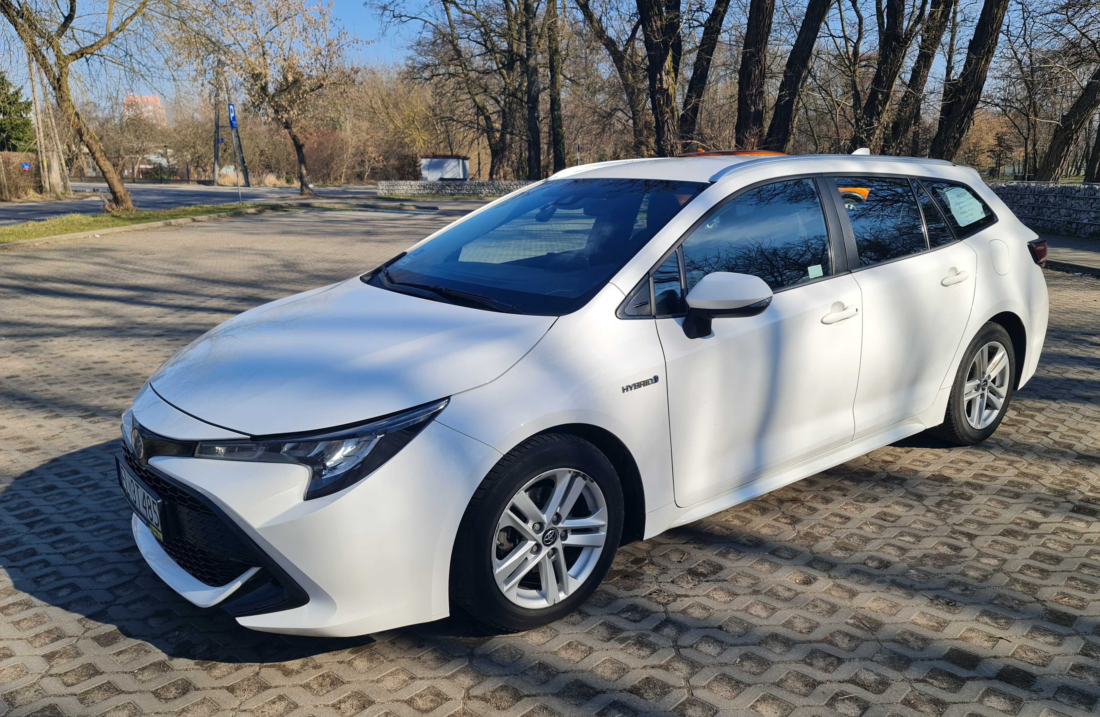 Sprzedam Toyota Corolla Kombi 1,8 Hybryda Comfort 2019/2020