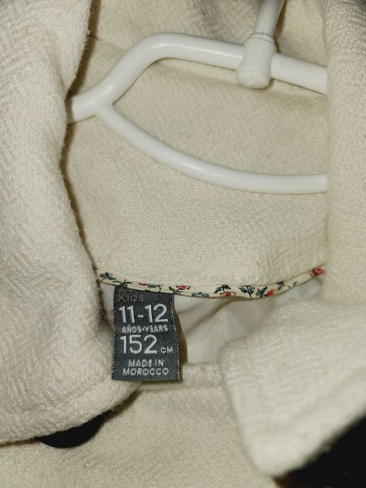 Красивая курточка и пальто для девочки 11-12 лет.