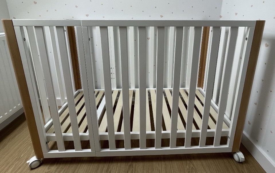 Kinderkraft koya z kółkami z materacem łóżeczko dziecięce