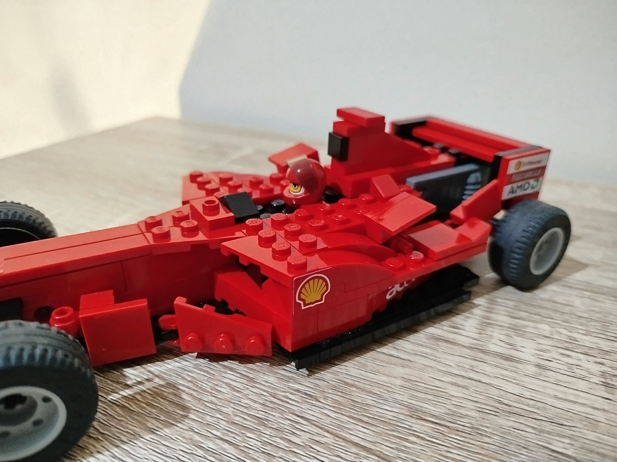 Lego 8142 Ferrari 248 F1 - Vodafone version