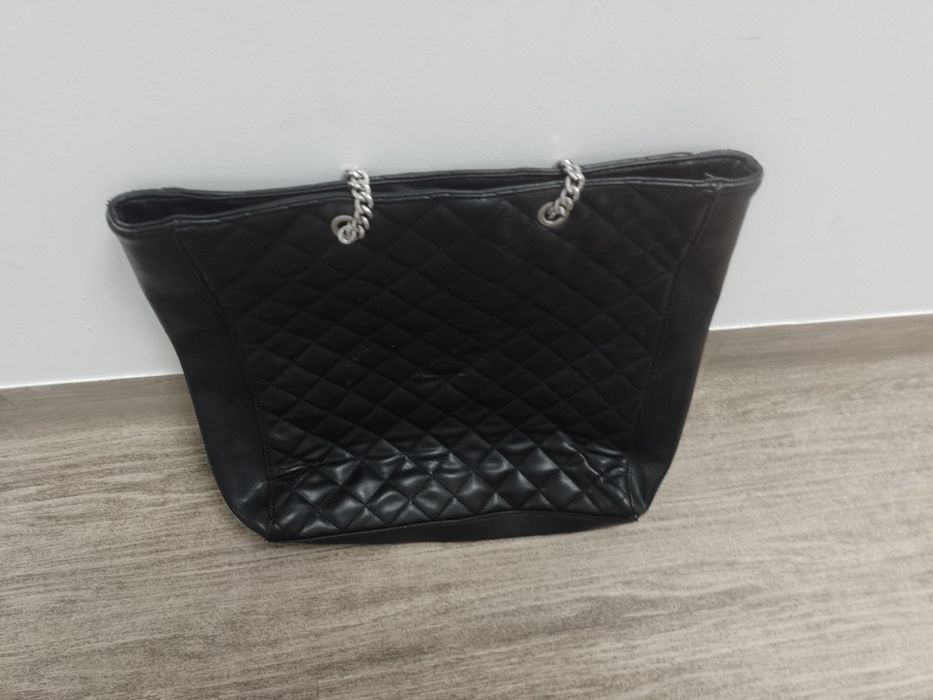 Sprzedam damską torebkę.