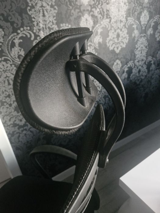 Fotel biurowy obrotowy