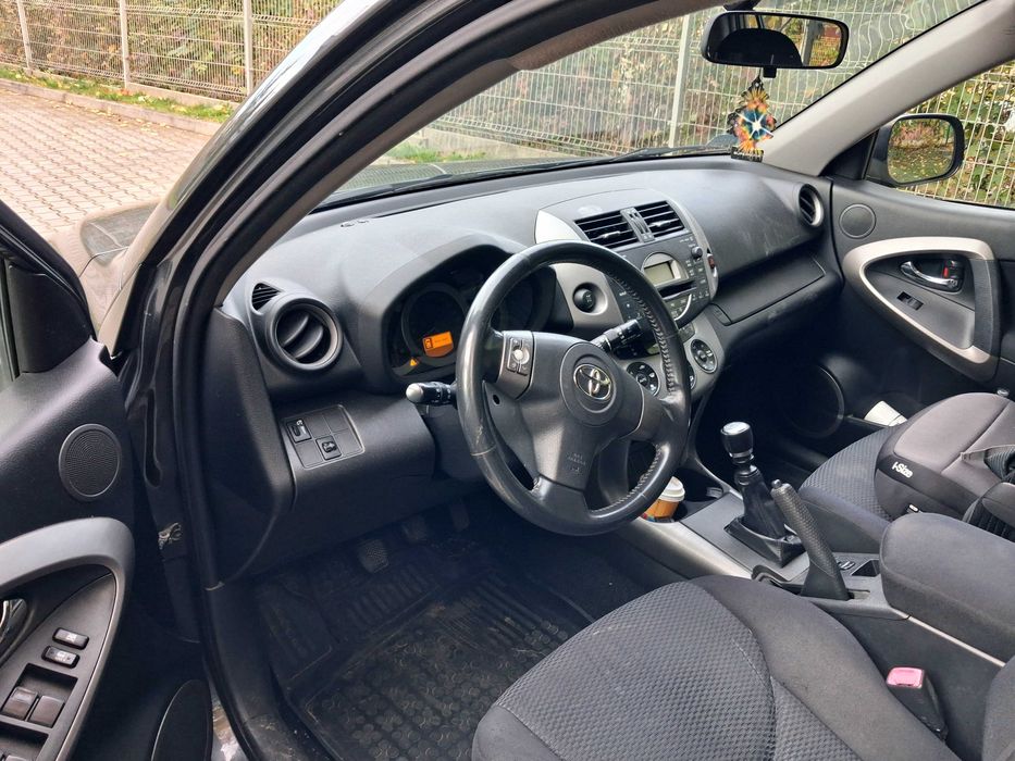 TOYOTA RAV4 2.2 D4D 136KM, stan bardzo bobry