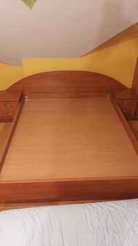Drewniane łóżko +2 szafki nocne 160x200