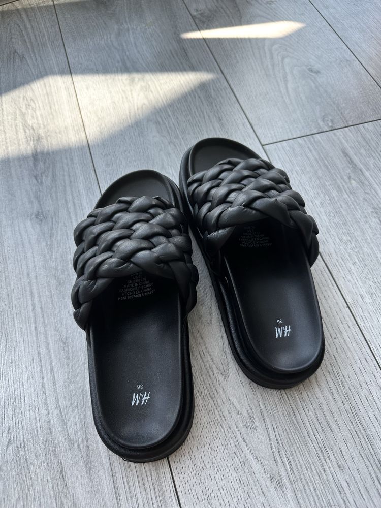 Шльопанці/тапочки H&M