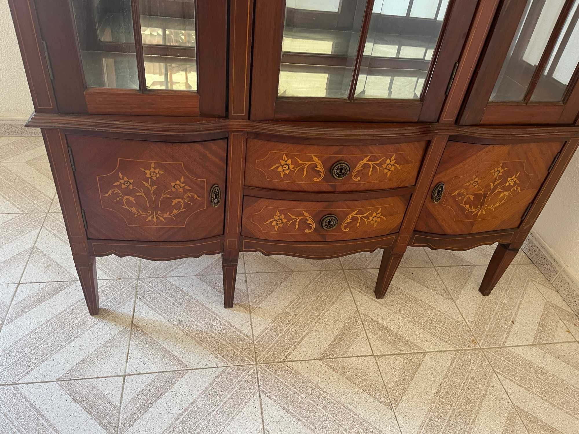 Móvel Cristaleira Vitrine Estilo D. Maria