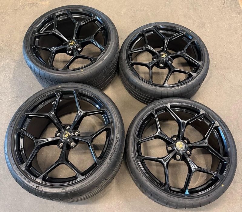 Jantes 21" 22" Originais Lamborghini Revuelto com pneus