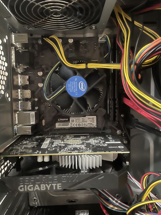 Продам компютер i5 10400f