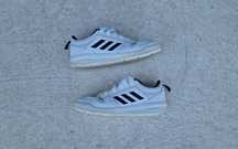 Buty sportowe adidas 36. Białe adidasy chłopięce