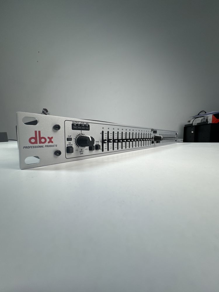 Equalizador dbx 215s