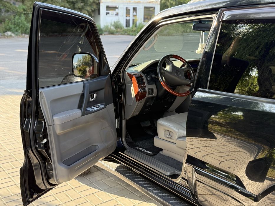 Mitsubishi Pajero Wagon 2006, бензин + газ, 3.0, автомат