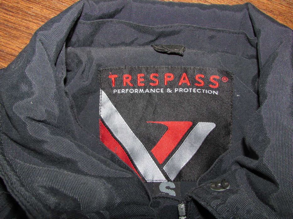 Брендовая черная мужская куртка парка Trespass Оригинал. Качество!!!
S