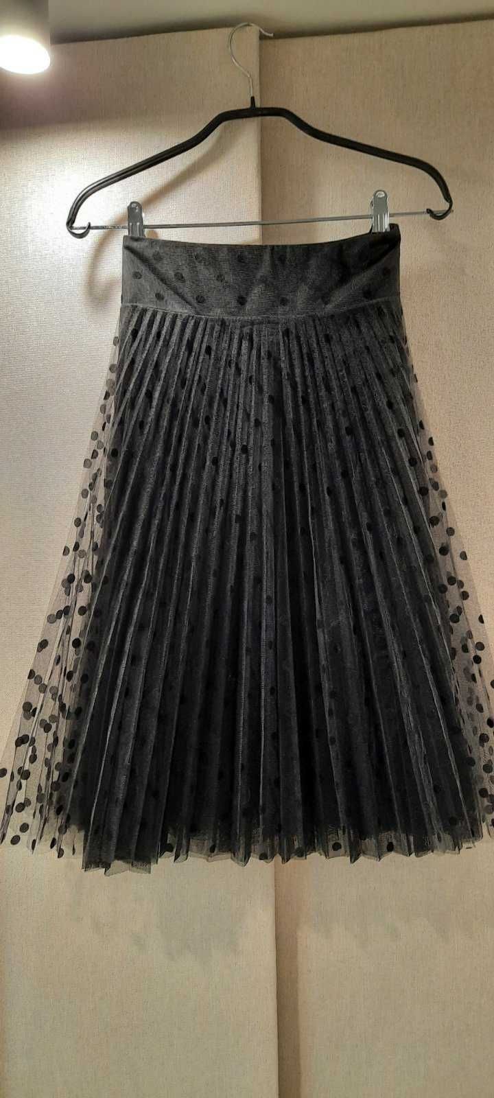 Черная фатиновая юбка плиссе в горошек