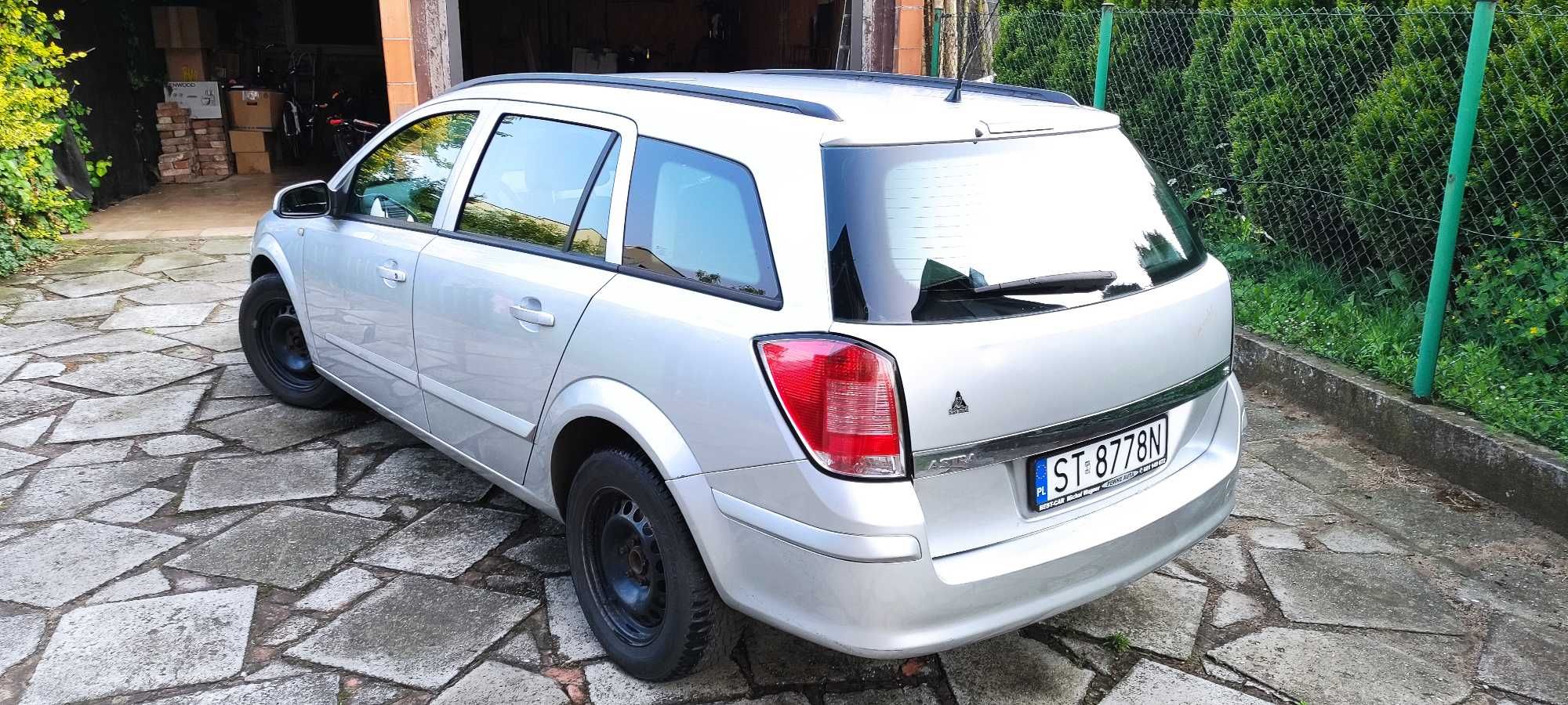 OPEL ASTRA H kombi 1.8 125KM