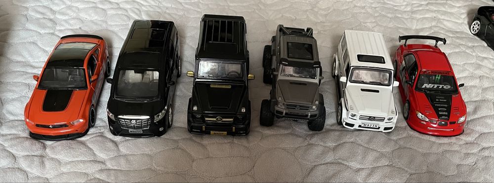 Продам металеві машини розмір 1:24