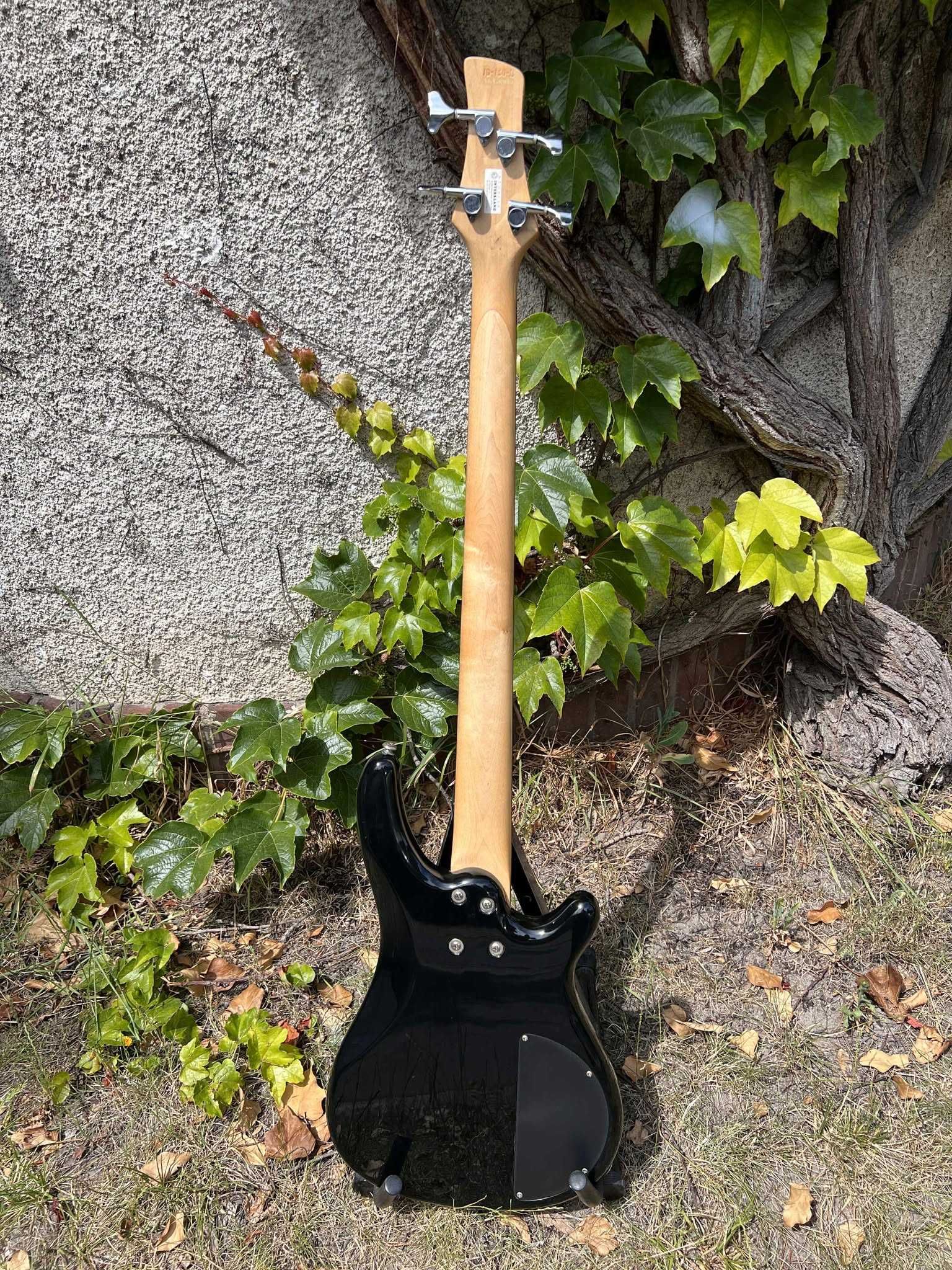 Gitara basowa leworęczna J&D 150L