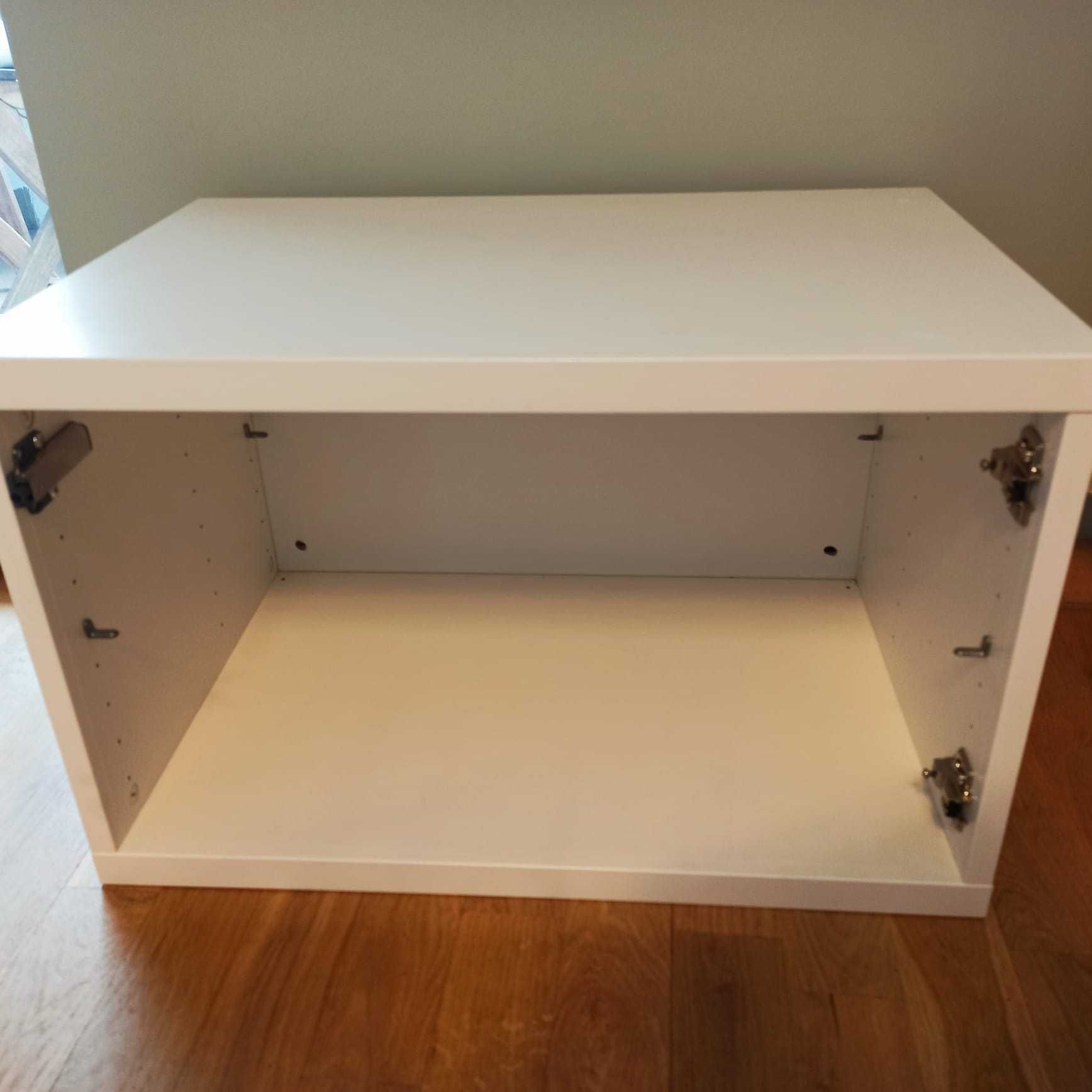 Ikea Besta zestaw białych szafek wiszących
