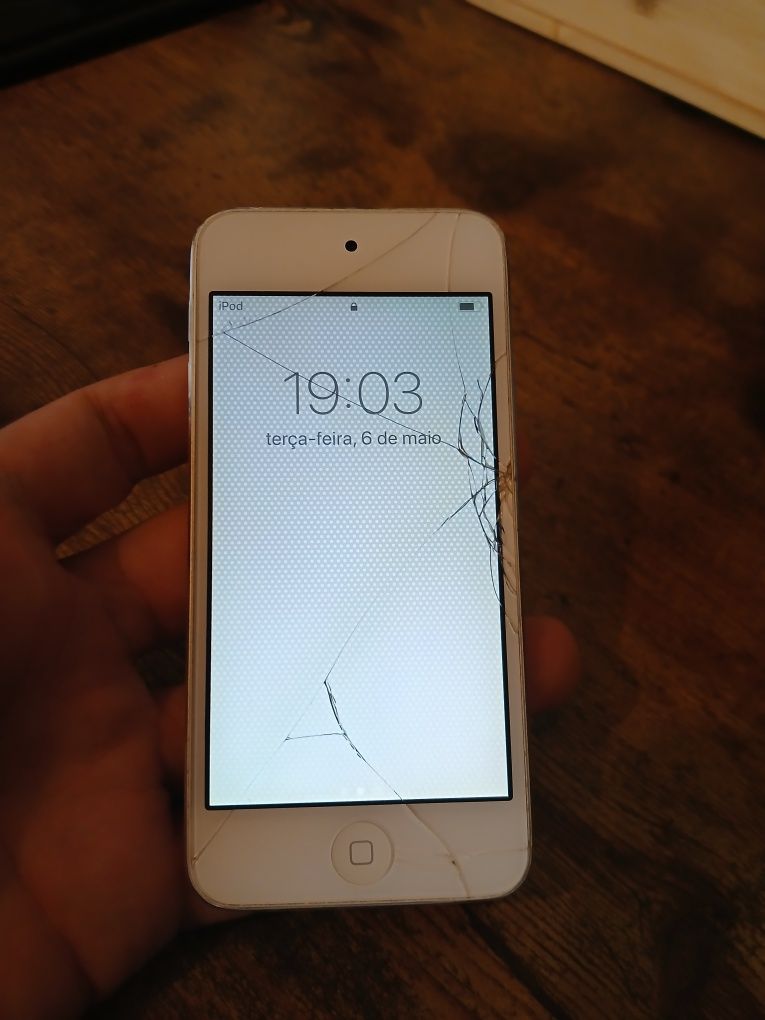 Ipod 6 geração funciona (ver descrição)