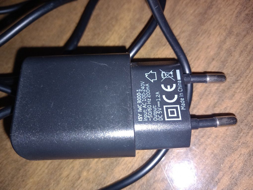 Ładowarka sieciowa ISY micro USB  1 m